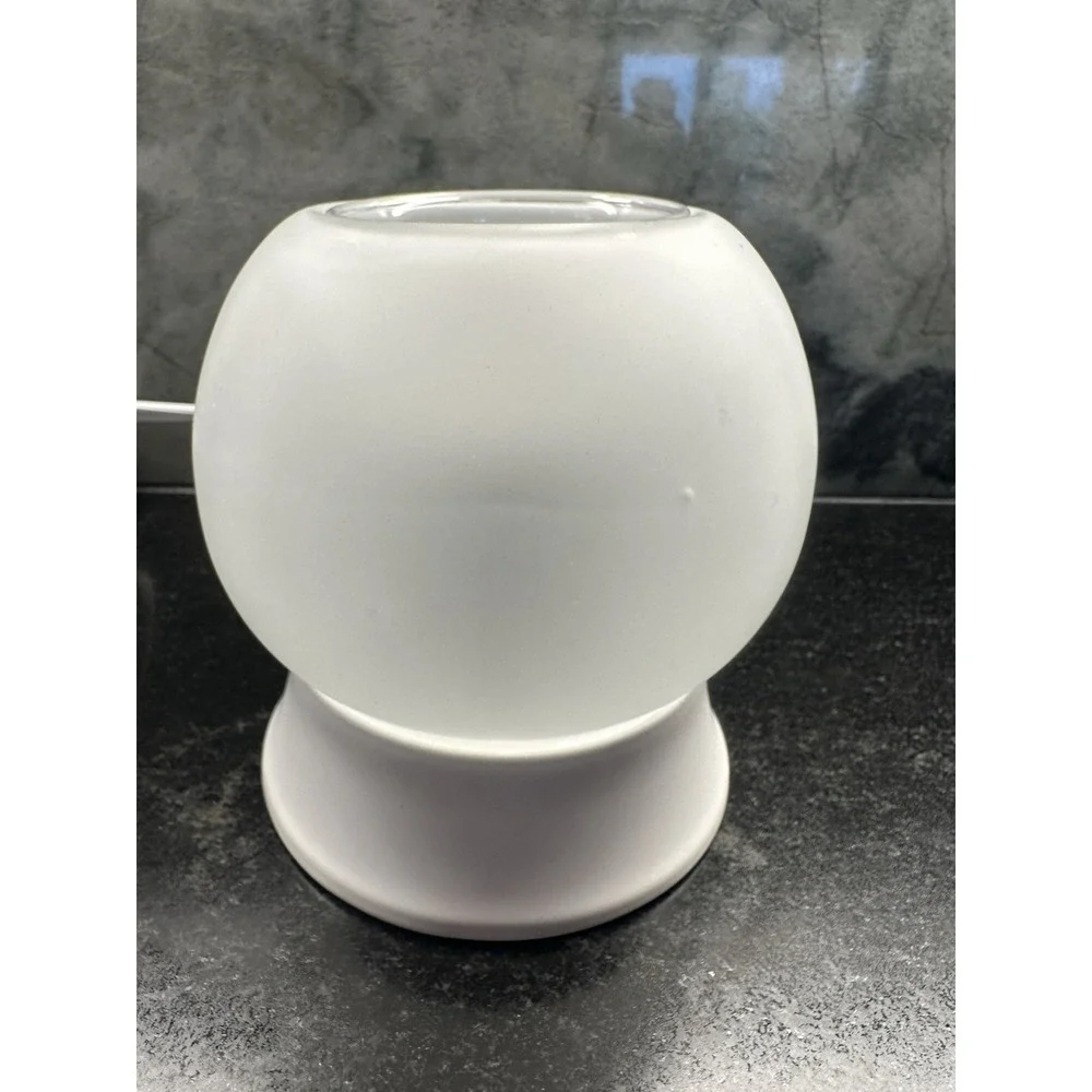 Partylite Snow Flurry ScentGlow Wax Warmer NWT In Box Holiday Christmas Winter